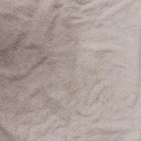 Vintage Set of 2 Christmas Wreath Hand Towels. - Picture 5 of 6